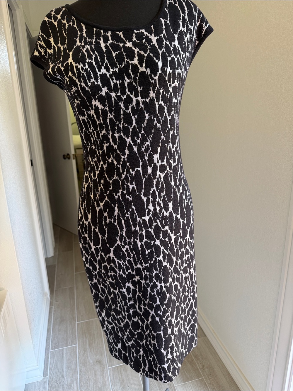St. John size 4 Black and silver-white  Animal Print knit dress